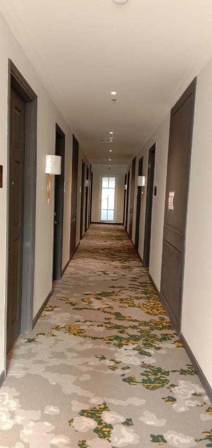 Hotel Shalva Cakarta Dış mekan fotoğraf