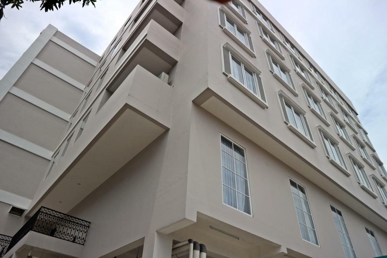 Hotel Shalva Cakarta Dış mekan fotoğraf